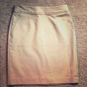 Brand new Banana Republic pencil khaki skirt 2